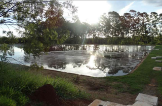 Lagoa que recebe resíduos após tratamento; empresa vai implantar nova estação (Foto: Reprodução relatório MPMS)
