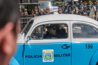 Viatura histórica da Polícia Militar durante desfile em Campo Grande. (Foto: Arquivo/Marcos Maluf)