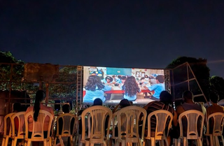 Ação gratuita de cinema ao ar livre em Campo Grande. (Foto: Divulgação/FCMS)
