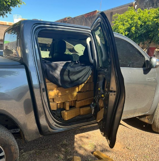 Casal que entregaria 1 tonelada de maconha em Campo Grande &eacute; preso 
