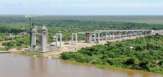 Obras da construção da ponte bioceânica, que ligará Brasil e Paraguai (Foto: Toninho Ruiz/ Arquivo)