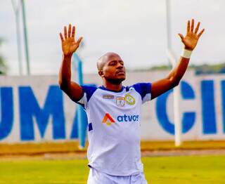 Atleta do Costa Rica antes de partida pela Série D (Foto: Divulgação/CREC)