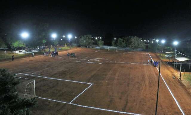 Arena Buracan&atilde; e campo no Jardim Talism&atilde; recebem ilumina&ccedil;&atilde;o de LED