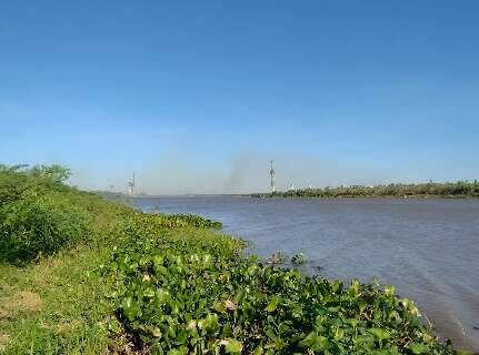 Fogo se alastra pelo Pantanal e chega à ponte de Rota Bioceânica 