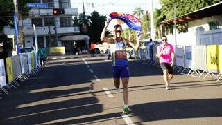 Henrique Barreto venceu a prova de 5 quilômetros da Meia Maratona Cidade Morena (Foto: Alex Machado)