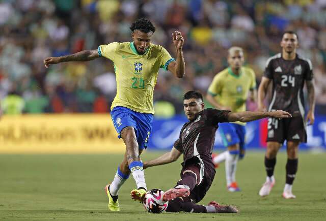 Ap&oacute;s vit&oacute;ria diante do M&eacute;xico, Brasil volta a treinar nesta segunda com &Eacute;derson 