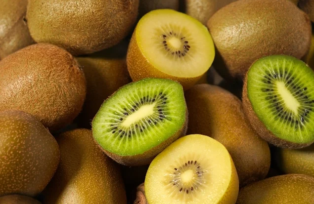 Kiwi &eacute; fruta esquecida por muitos, mas salva na anemia e na sobremesa