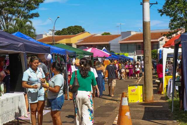 Prefeita sanciona lei para aumentar n&uacute;mero de feiras na Capital 