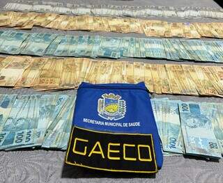 Dinheiro apreendido durante buscas da Operação Sommelier, ontem (Foto: Divulgação)