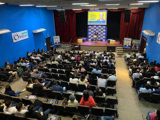 Palestra reuniu associados da ACICG, empresários e acadêmicos (Foto: Gilson Silva)