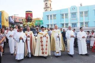 Cabo de Santo Agostinho celebra o feriado de Santo Antônio com procissão. (Foto: Divulgação)
