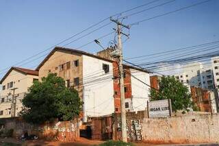 Imagem do condomínio conhecido como Carandiru, no bairro Mata do Jacinto (Foto: Arquivo/Henrique Kawaminami)