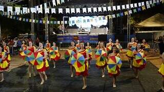 Grupo de dançarinas apresentou frevo, dança tradicional do Estado de Recife (Foto: Alex Machado)