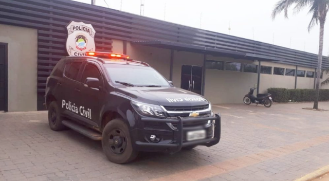 Com carro furtado, suspeito &eacute; parado a tiros ao tentar fugir da PM 