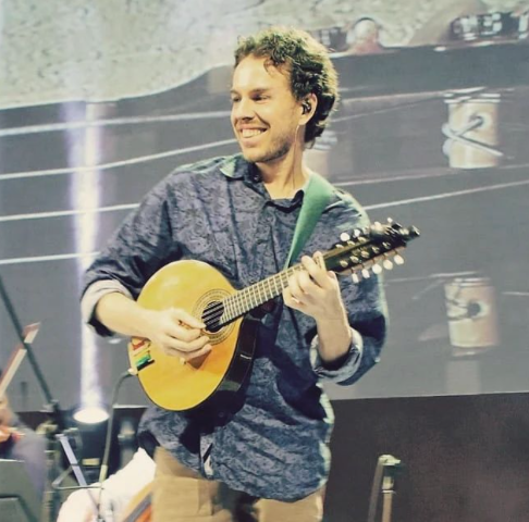 Teatro do Mundo terá show de música brasileira instrumental com Ivan Cruz