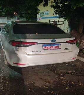 Taxi que pertencia à vítima e foi encontrado em Campo Grande. (Foto: Direto das Ruas)