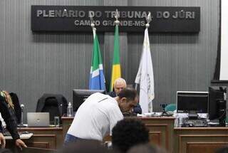 Jamil Name Filho (de branco) durante julgamento em 18 de julho de 2023. (Foto: Henrique Kawaminami)