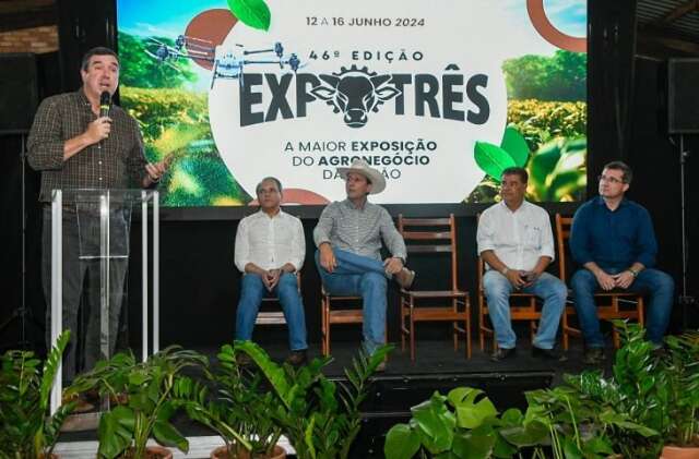 Riedel celebra 109 anos de Tr&ecirc;s Lagoas e visita centro educacional em Bataguassu