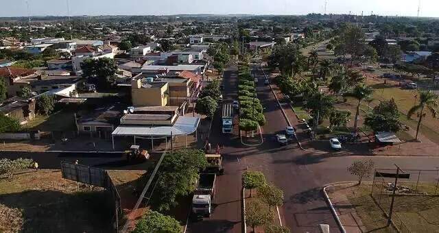 Suspeitos de furtar colheitadeira no Paraguai s&atilde;o mortos a tiros na fronteira