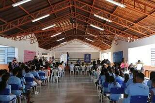 Evento de inauguração de novas salas de aula na Escola Senador Rachid Saldanha Derzi (Foto: Paulo Francis) 
