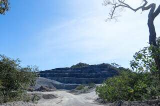 Lavra de mineração em Bodoquena, a 264 km de Campo Grande (Foto: Paulo Francis)