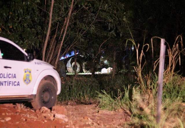 Pol&iacute;cia apreende armas de confronto com Choque e prende PM suspeito