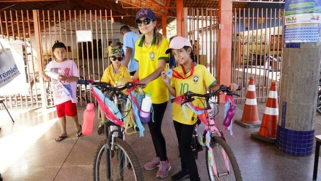 &quot;Pedalada da Paz&quot; com alunos tenta mudar tr&acirc;nsito no entorno de escola 