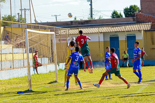 Jogador da Portuguesa, Keisson se antecipou ao goleiro para abrir o placar (Foto: Luciano Siqueira)