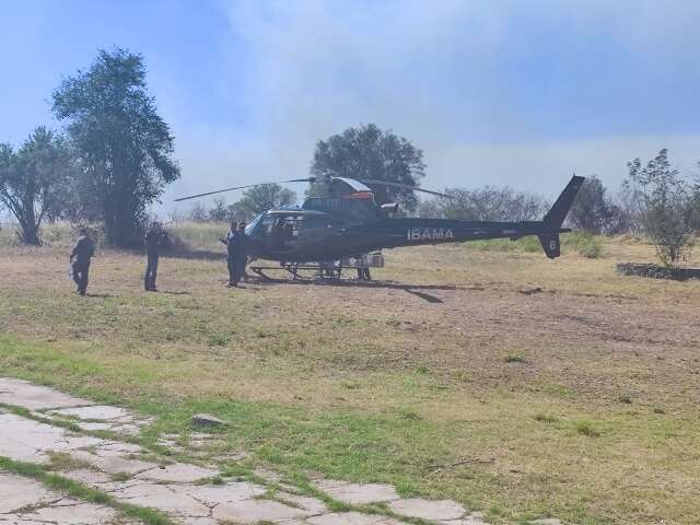 Helic&oacute;ptero enviado para combater fogo no Pantanal reconhece &aacute;rea 