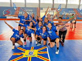 Equipe de handebol feminino da Capital garantiu troféu ao vencer Dourados (Foto: Divulgação/COOLLAB – Fotografia esportiva)