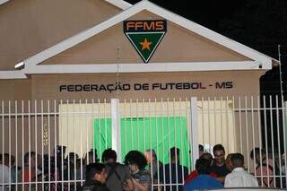 Federação de Futebol de Mato Grosso do Sul na Rua 14 de Julho (Foto: Juliano Almeida)