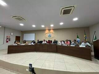 Vereadores de Bonito no plenário da Câmara Municipal durante sessão ordinária (Foto: Divulgação)