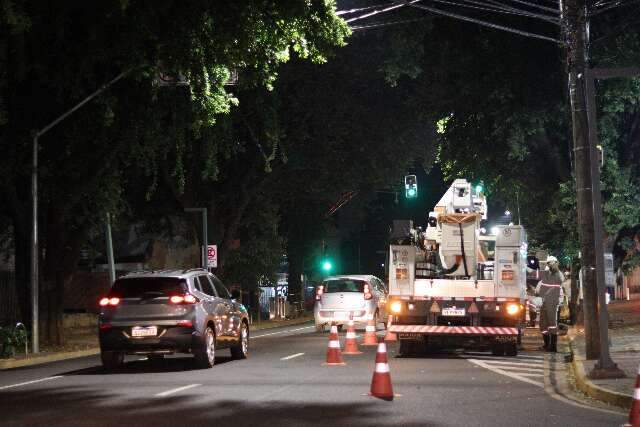 Opera&ccedil;&atilde;o retirou 4 mil metros de fios e achou 15 empresas clandestinas no Centro