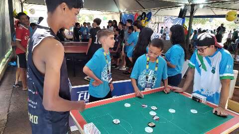 Gratuito, Fundesporte oferece curso de futebol de mesa em Campo Grande 