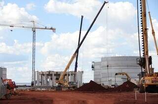 Obras da nova fábrica de etanol em Sidrolândia (Foto: Mairinco de Pauda)