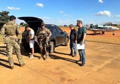 Ladrão de caminhonetes preso em Mato Grosso é trazido de avião para MS