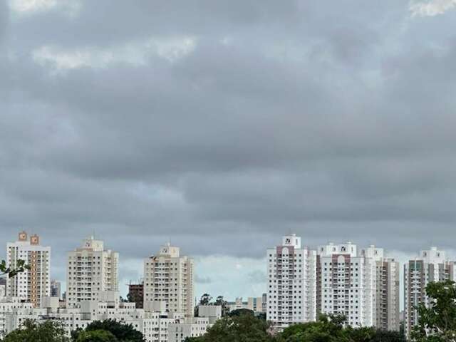 S&aacute;bado amanhece nublado e temperatura deve cair na Capital