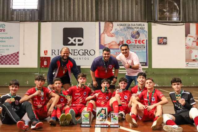 Com goleada de 9 a 1, Copa Pelezinho define campe&otilde;es em quatro categorias