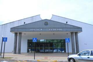 Prédio da Justiça Federal, no Parque dos Poderes, em Campo Grande. (Foto: Arquivo)