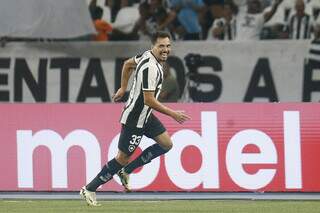 Eduardo comemora gol do Botafogo no Brasileirão (Foto: Vítor Silva/Botafogo)