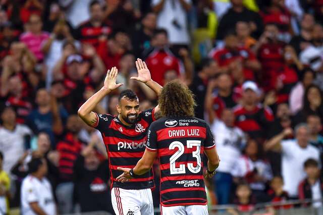 Flamengo vence Cruzeiro e se isola na lideran&ccedil;a do Brasileir&atilde;o