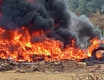 Morador flagra queima de pneus em terreno no São Conrado: “desrespeito”