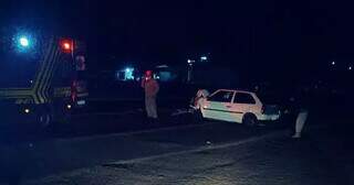 Carro Gol conduzido pelo PM e bombeiros no local do acidente. (Foto: Babalizando MS) 