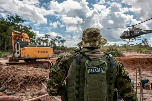 Em meio &agrave; greve, Uni&atilde;o autoriza concurso do Ibama com 260 vagas