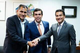 Vereador Betinho, Beto Pereira e o presidente nacional do republicanos, deputado Marcos Pereira (Foto: Divulgação)