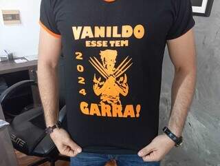 Ivanildo fez até camisa com frase de efeito (Foto: Idaicy Solano)