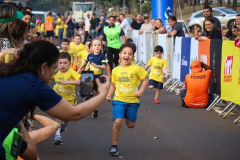 Famílias se reúnem e celebram vitórias em tarde de Maratona Kids