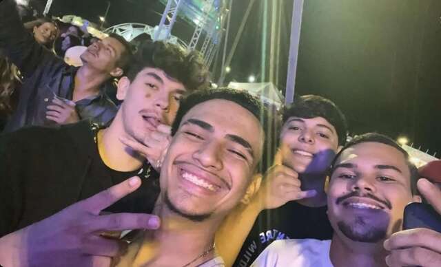 Amigos morreram em acidente na BR-163 quando voltavam de festa