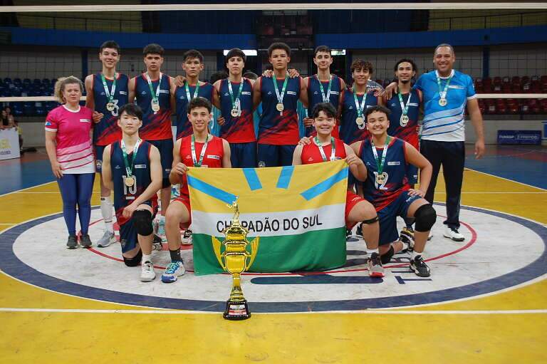  Equipe PM de Chapadão do Sul, vencedora da categoria masculina sub-17 (Foto: Divulgação)