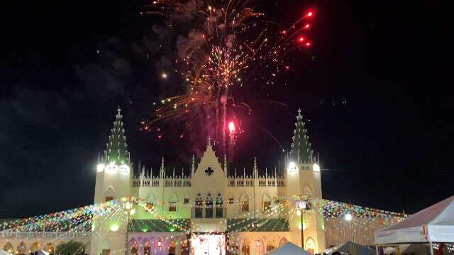 Castelo que parece de filme virou cenário de Festa Julina na periferia